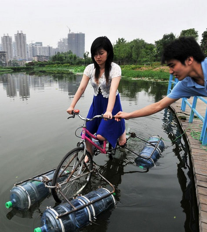 Water bike. Водный велосипед. Плавающий велосипед. Необычные водные велосипеды. Катамаран из велосипеда.